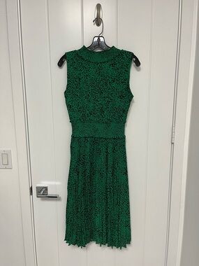 Nanette Lepore Green and Black Sleeveless Pleated Midi Dress